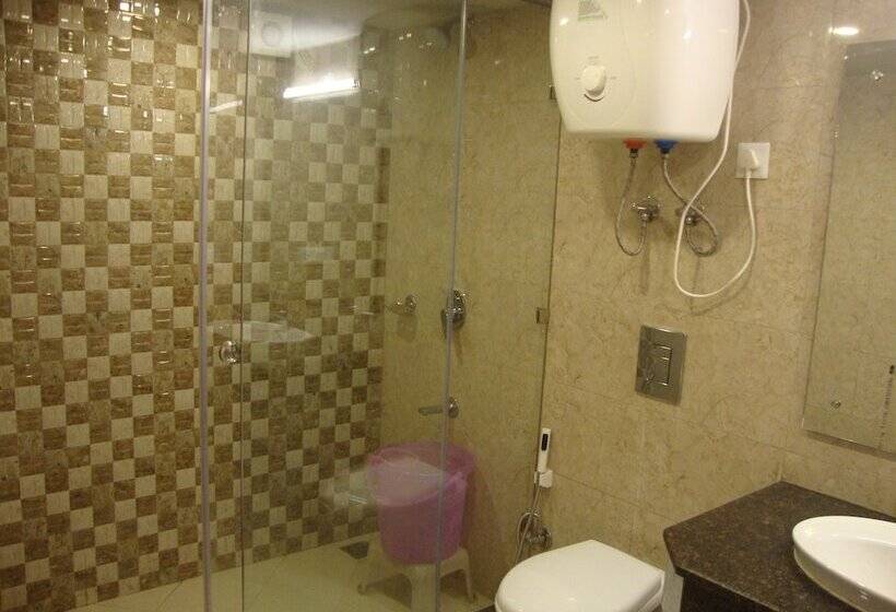 デラックスルーム, Hamers International