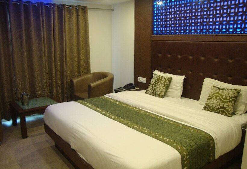 デラックスルーム, Hamers International