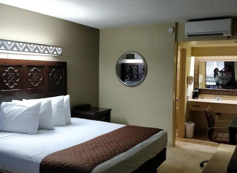 חדר סטנדרט עם מיטת קינג, Rodeway Inn
