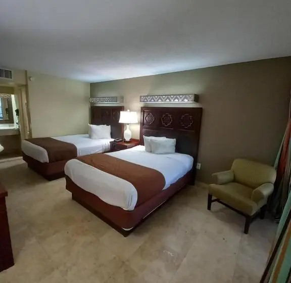 プールビュースタンダードルーム, Rodeway Inn