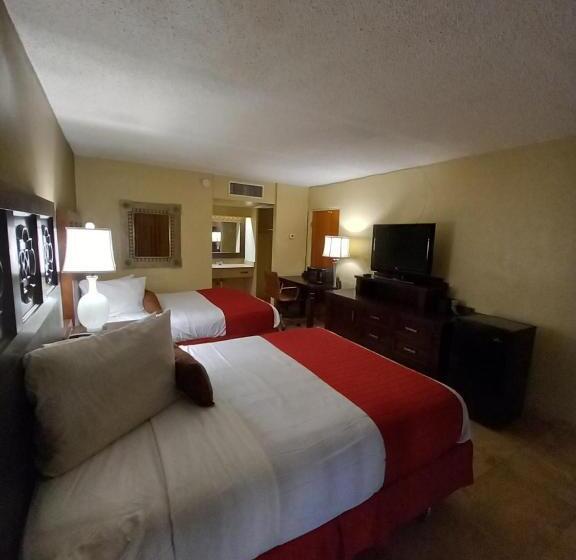 חדר סטנדרט נוף לבריכה, Rodeway Inn