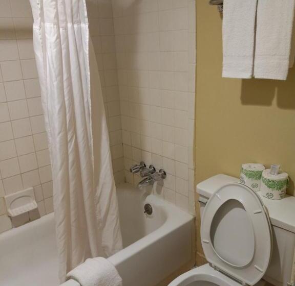 غرفة ديلوكس, Rodeway Inn