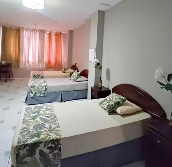 اتاق ساده سه‌ نفره, Hostal Los Mantas