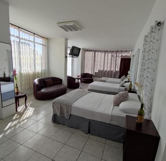 베이직 3인 룸, Hostal Los Mantas