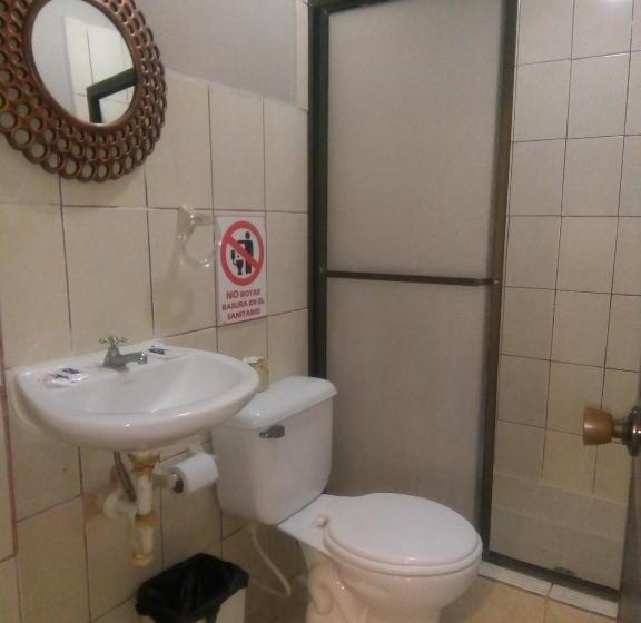 패밀리 룸, Hostal Los Mantas