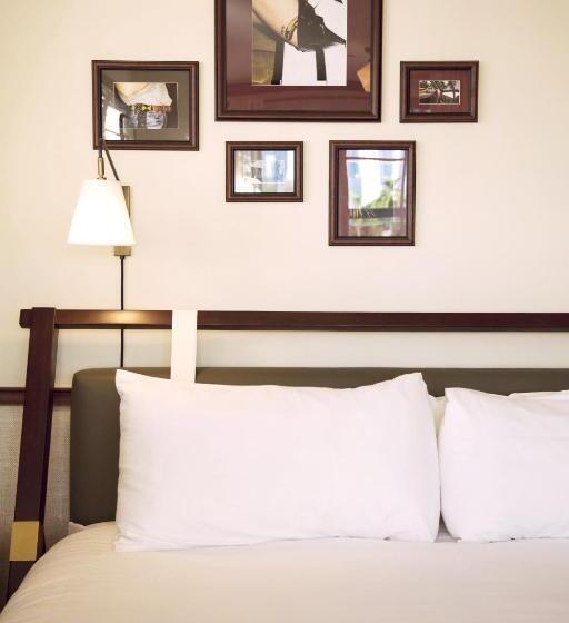 标准间, Life House, Little Havana