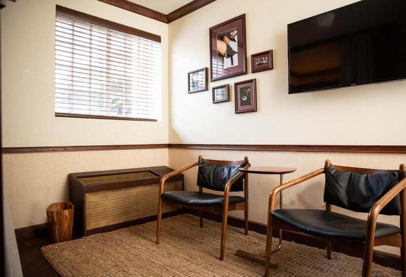 标准间, Life House, Little Havana