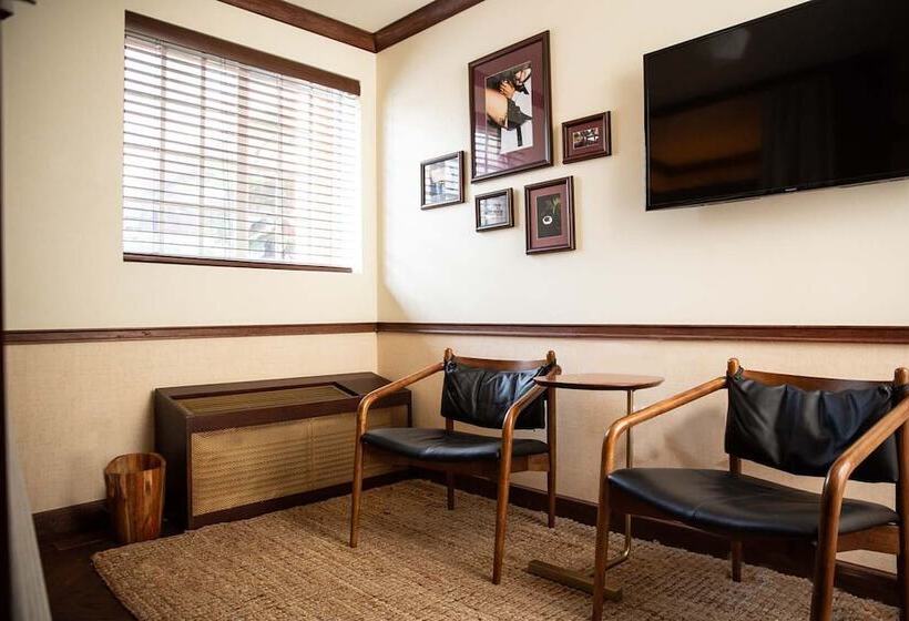 标准间, Life House, Little Havana