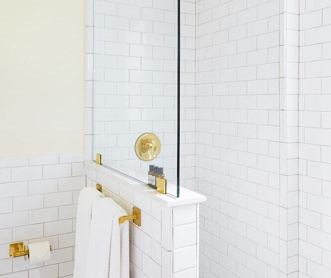 标准间, Life House, Little Havana