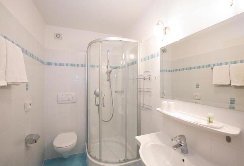 Номер Стандарт Вид на Сад, & Residence Rebhof