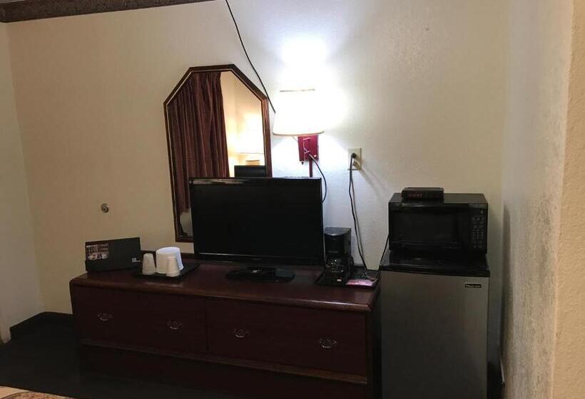 חדר סטנדרט עם מיטת קינג, Budget Inn Of Brownfield