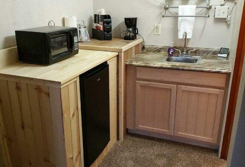 חדר פרמיום, Oakland Motel