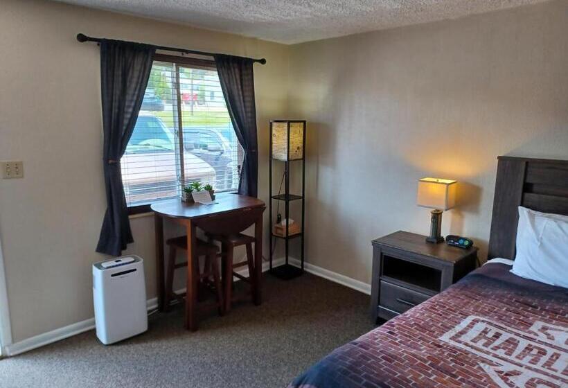 חדר פרמיום, Oakland Motel