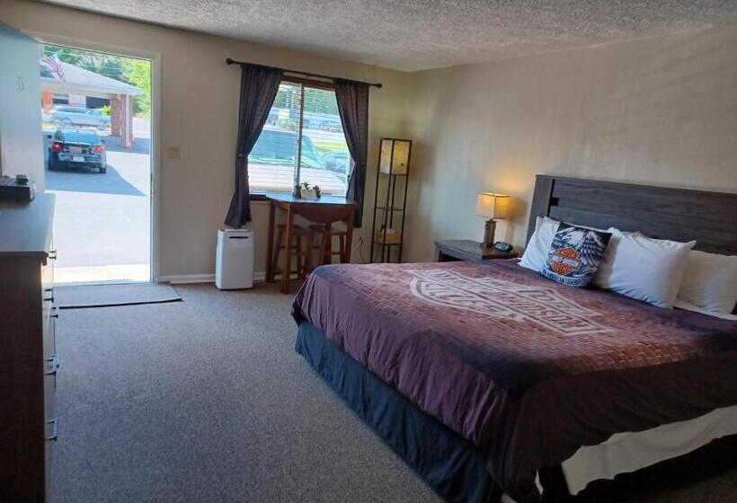 חדר פרמיום, Oakland Motel