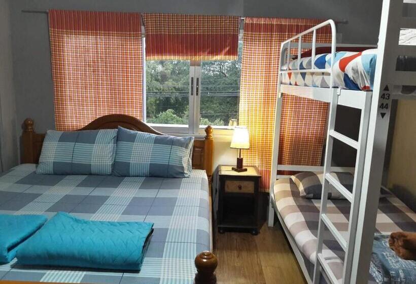 Семейный Номер Совместный Санузел, Muster House