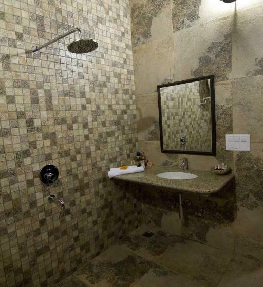 בקתה, Aranyak Resort