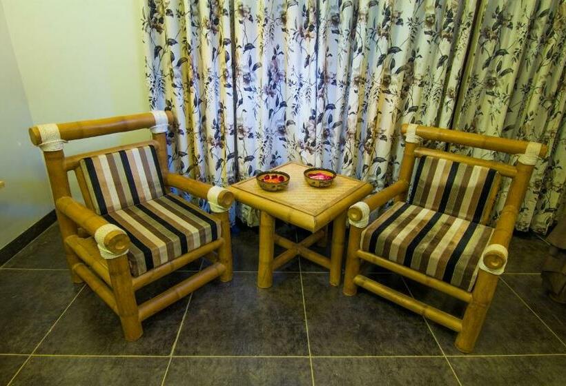 בקתה, Aranyak Resort