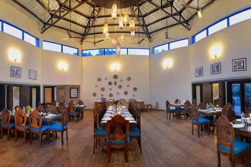 בקתה, Aranyak Resort