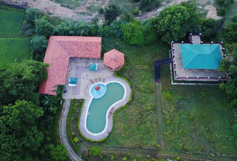 בקתה, Aranyak Resort