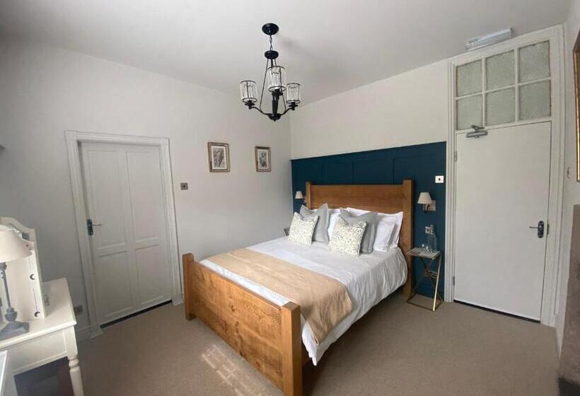 带大床的标准间, The Family Tree