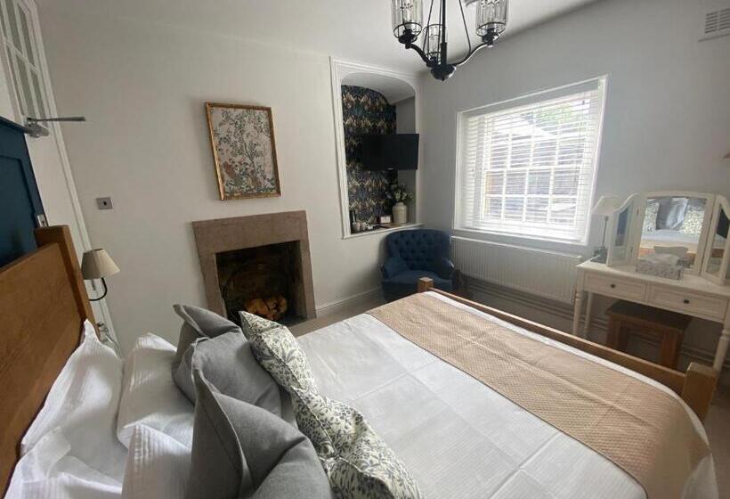 带大床的标准间, The Family Tree