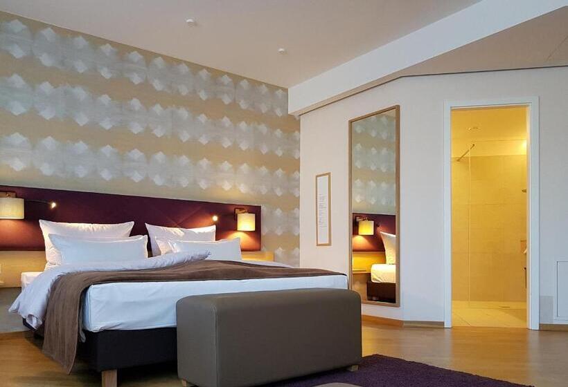 Полулюкс, Restaurant & Hotel Einhorn