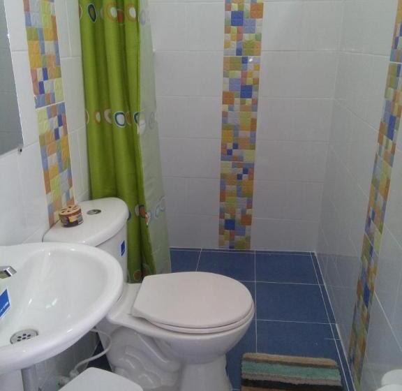 이코노미 룸, Europa Ecotours