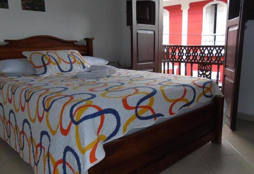 이코노미 룸, Europa Ecotours