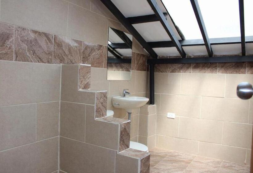 패밀리 룸, Europa Ecotours