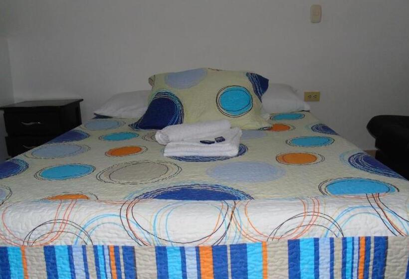 이코노미 룸, Europa Ecotours