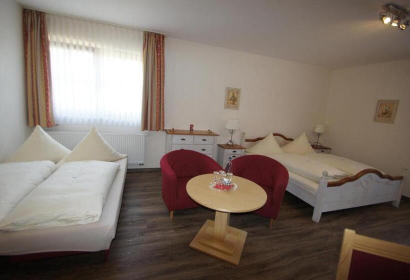 Семейный Номер Вид на Сад, Gasthof Schönau