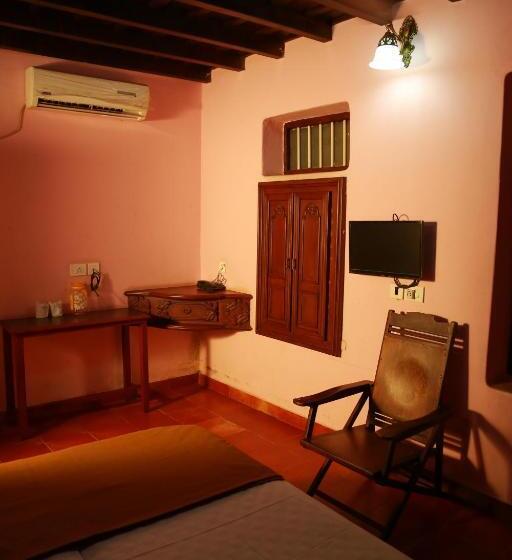 Economy-huone, Gurukripa Heritage