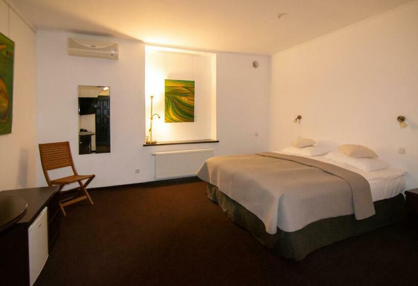 经济房, Knyazha Hora