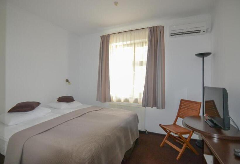 标准间, Knyazha Hora