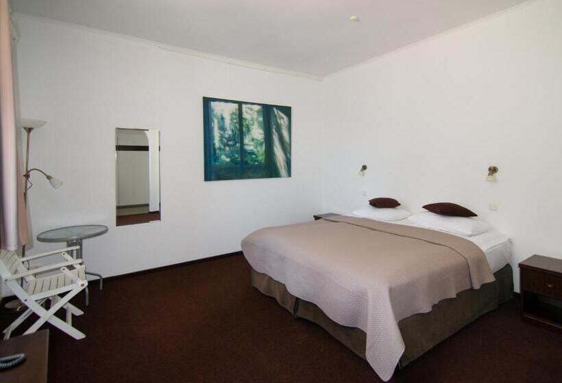 高级大房间, Knyazha Hora