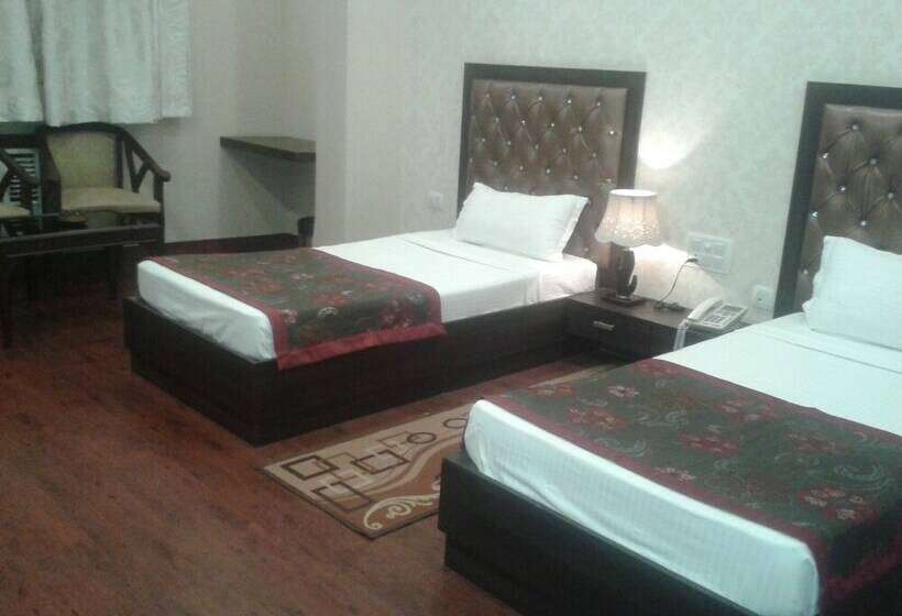 四人豪华间, Krishnam