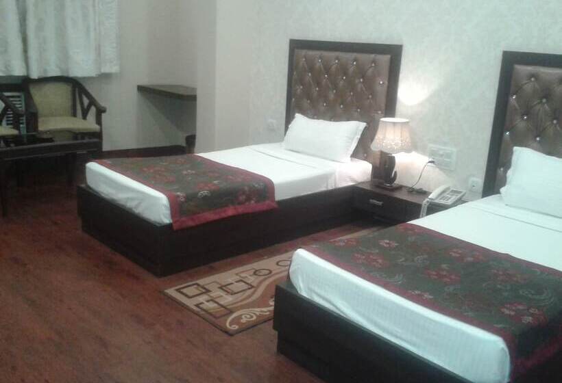 四人豪华间, Krishnam