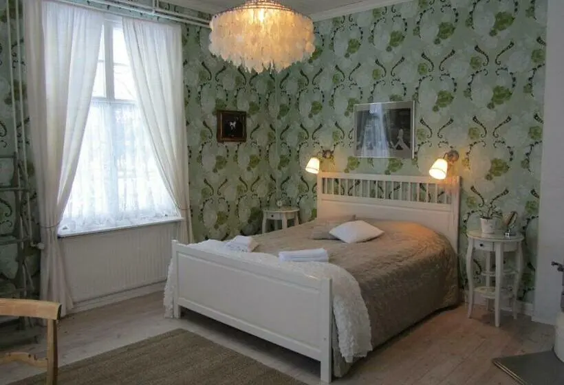 スタンダードルーム, Li Huiskankorpi Boutique