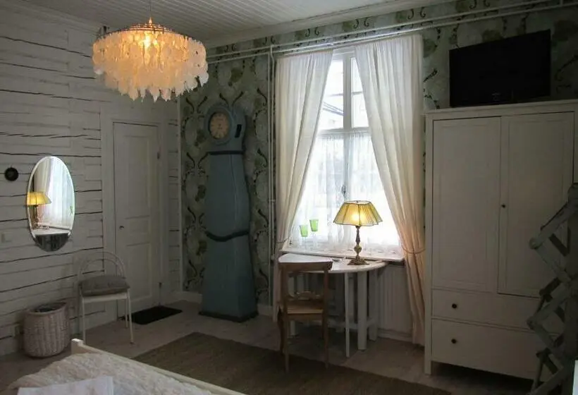 スタンダードルーム, Li Huiskankorpi Boutique