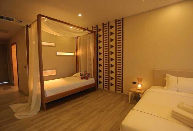 سوئیت با بالکن, Navela Hotel & Convention