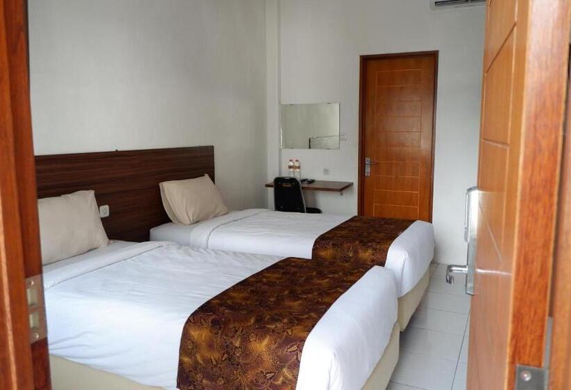 Номер Deluxe, Netral Jombang