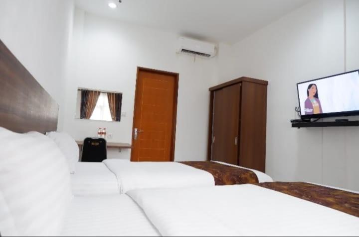 Номер Deluxe, Netral Jombang