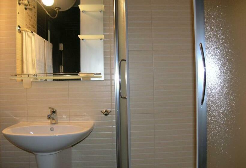 غرفة قياسية مزوَّدة بشُرفة, Ostrova Holiday Village