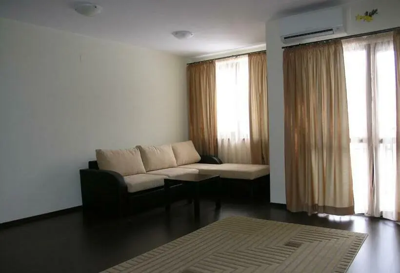 バルコニー付きジュニアスイート, Ostrova Holiday Village