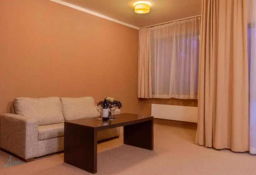 バルコニー付きジュニアスイート, Ostrova Holiday Village