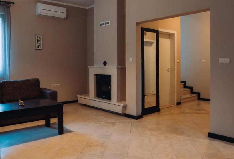 منزل 3 غرف نوم, Ostrova Holiday Village