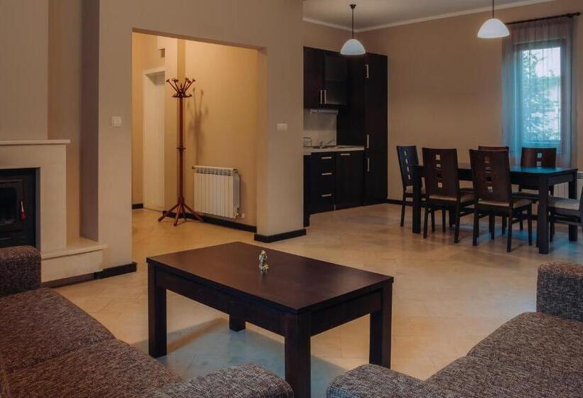 منزل 3 غرف نوم, Ostrova Holiday Village