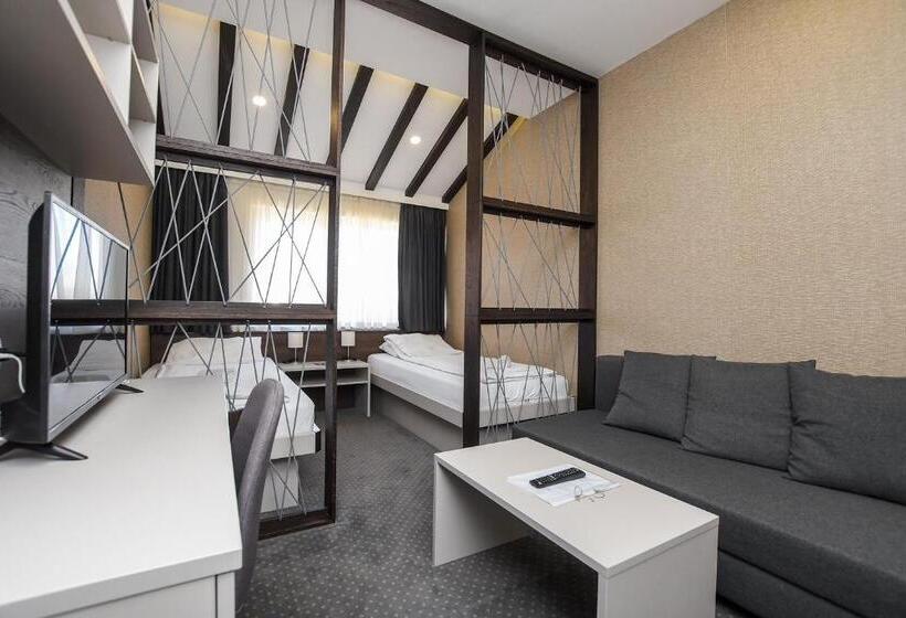 اتاق استاندارد سه نفره, Atrijum Apartments And Rooms