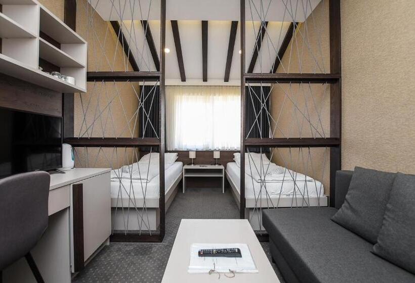 اتاق استاندارد سه نفره, Atrijum Apartments And Rooms
