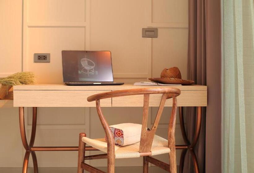 带阳台的高级房间, Navela Hotel & Convention